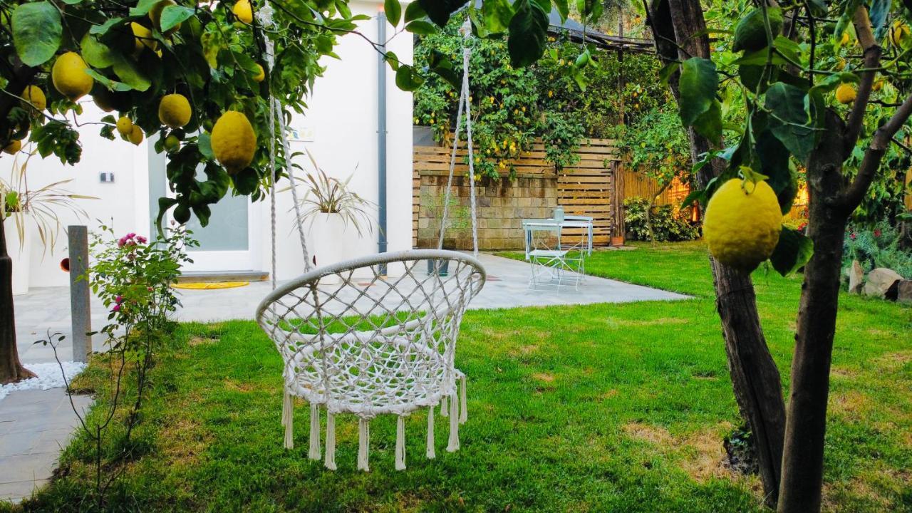 Bed and Breakfast Flavia'S Lemons Сорренто Екстер'єр фото